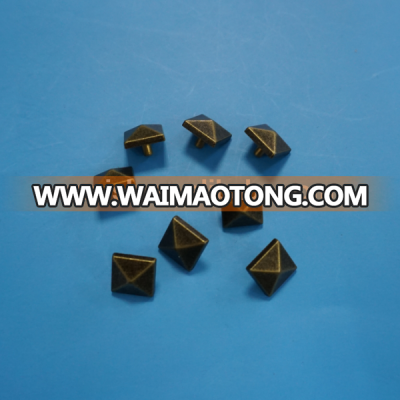 Alloy Pyramid Skull Top Screw rivet for leather